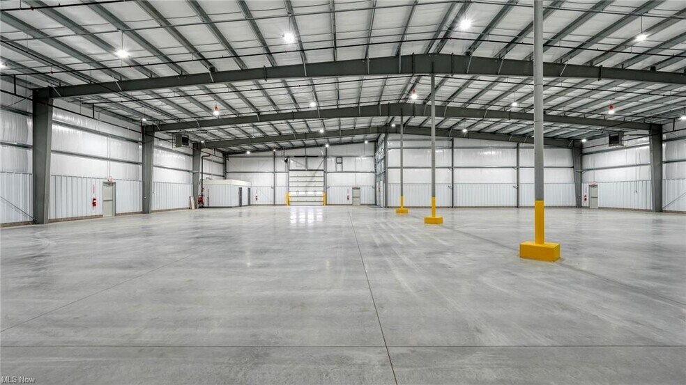 More Photos Of 703 Woodlawn Ave, Cambridge Warehouse For Lease