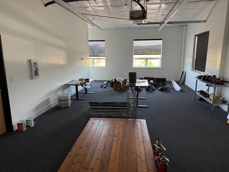 More Photos Of 4055 S Grant St, Washougal Industrial For Sale
