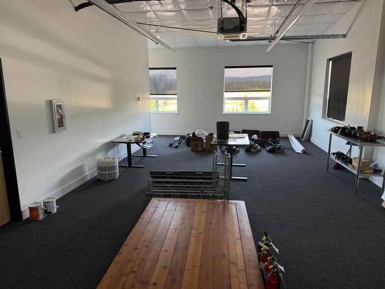 More Photos Of 4055 S Grant St, Washougal Industrial For Lease