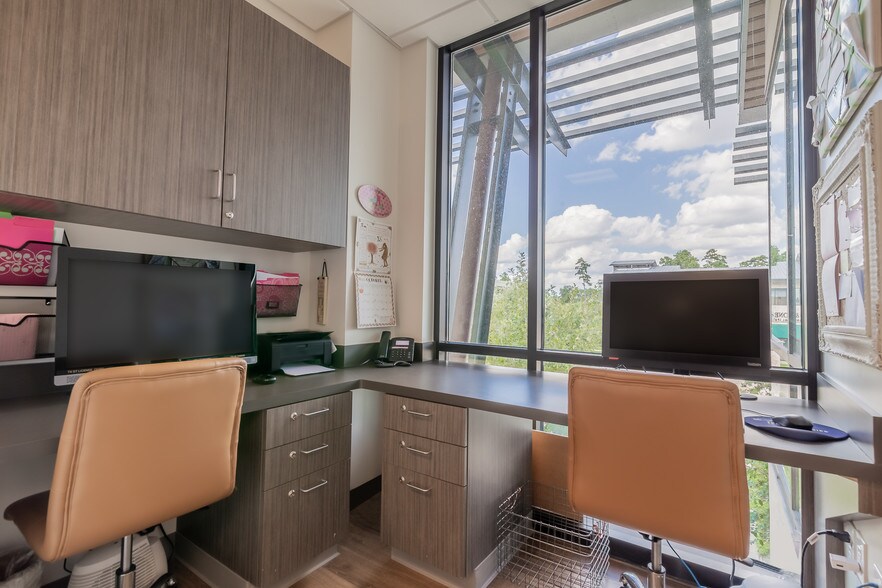 More Photos Of 26400 Kuykendahl Rd, Spring Storefront Retail Office For Sale