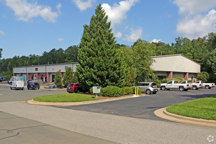 More Photos Of 2436 S Miami Blvd, Durham Warehouse For Lease