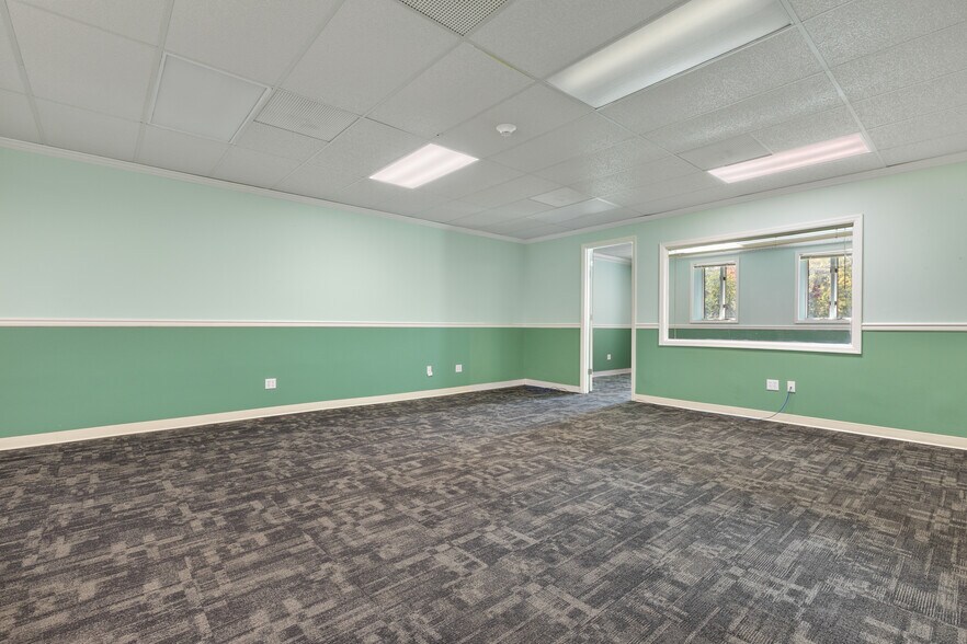 More Photos Of 170 Kinnelon Rd, Kinnelon Office Residential For Sale