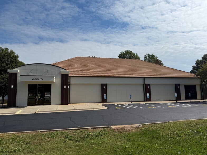 More Photos Of 2900 S National Ave, Springfield Medical For Lease