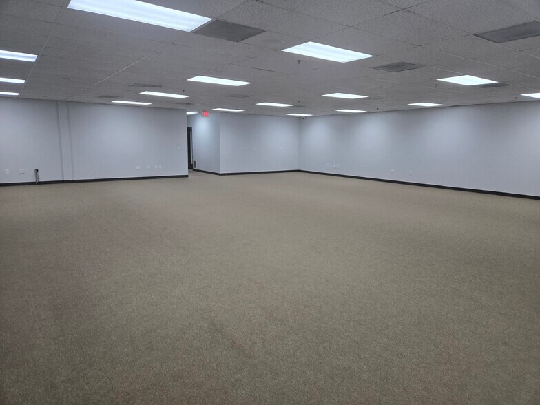 More Photos Of 170 E Arrow Hwy, San Dimas Office For Sale