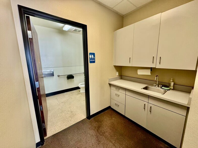 More Photos Of 909 S Cucamonga Ave, Ontario Warehouse For Sale