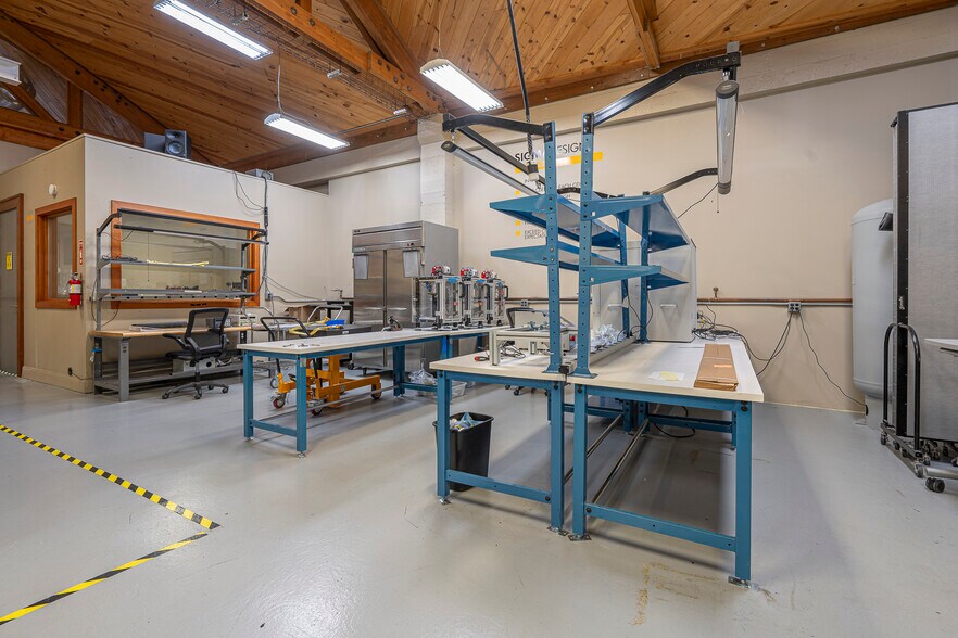 More Photos Of 1714 Broadway St, Vancouver Auto Repair For Lease