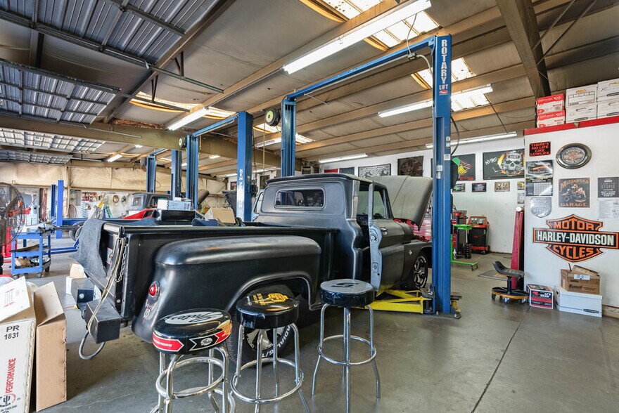 More Photos Of 1034 NE Main St, Simpsonville Auto Repair For Sale