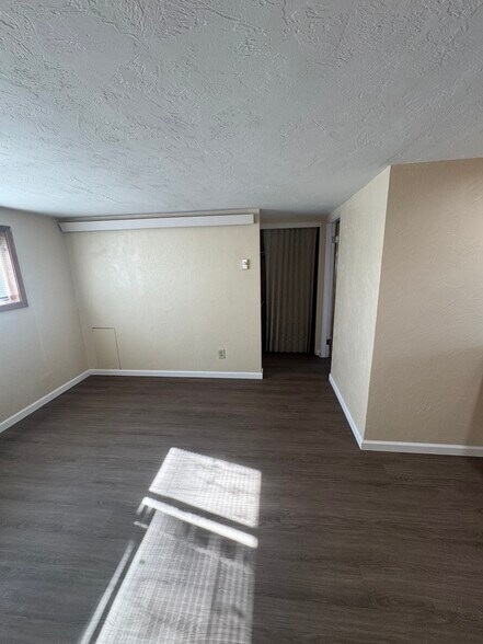 More Photos Of 714 W 10th St, Cozad Apartments For Sale