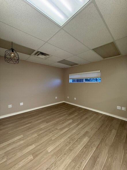 More Photos Of 13822-13826 Prairie Ave, Hawthorne Warehouse For Lease
