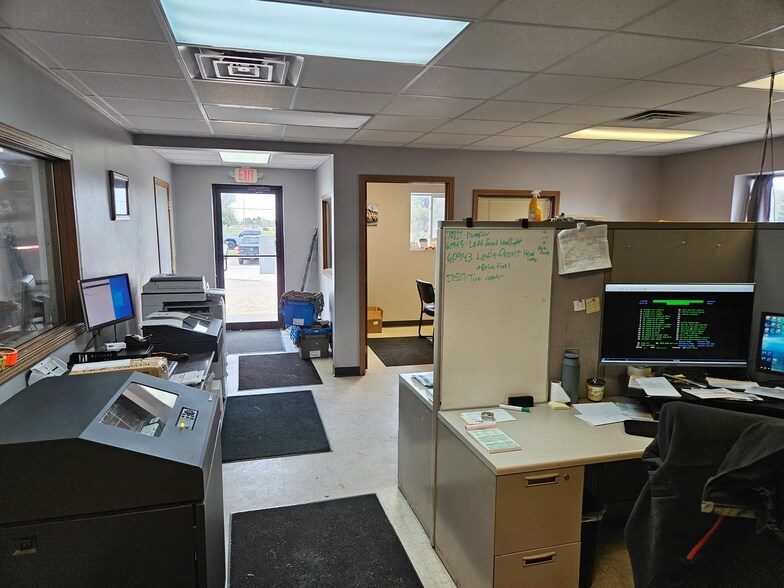 More Photos Of 3410 W Eide Dr, Sioux Falls Warehouse For Sale