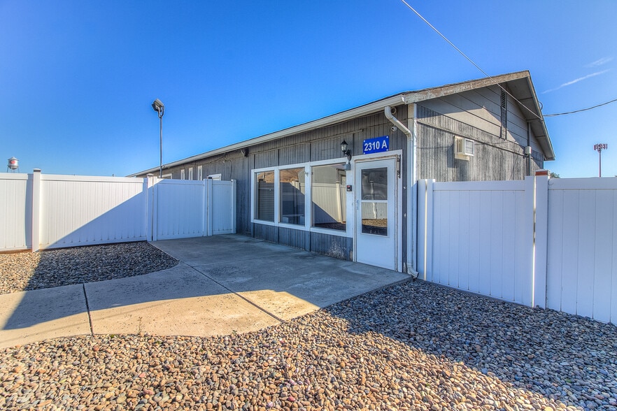 More Photos Of 2310 Terrace Heights Dr, Yakima Flex For Sale