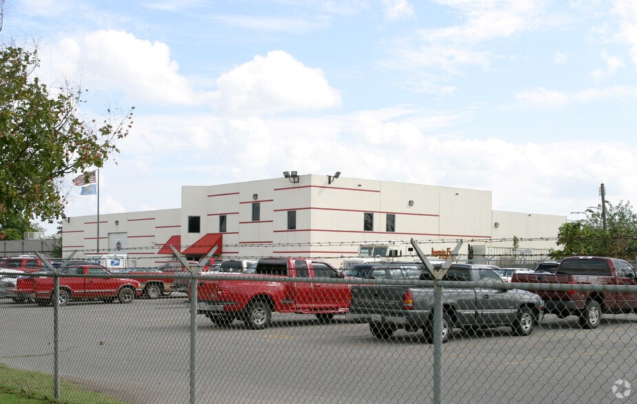 More Photos Of 1610 NE 4th St, Oklahoma City Warehouse For Lease