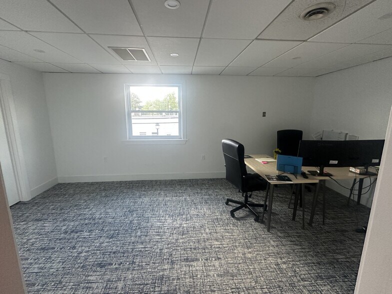 More Photos Of 30 Coronado Rd, Warwick Service For Lease