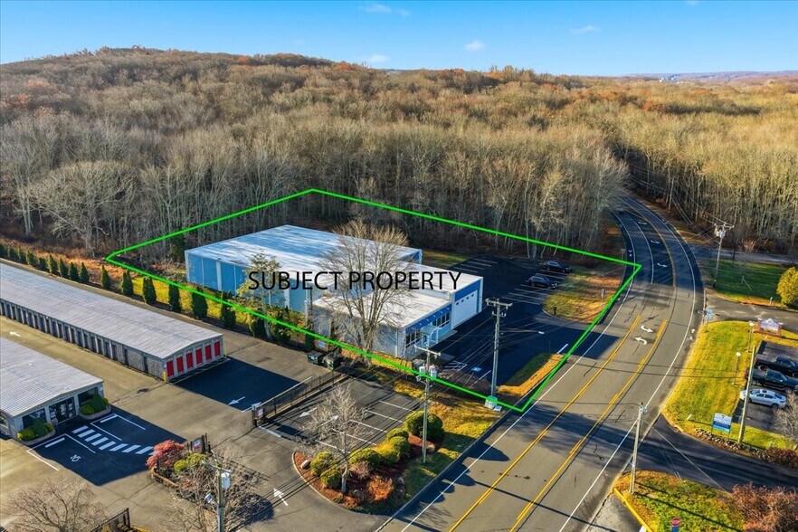 More Photos Of 173 Cross Rd, Waterford Auto Repair For Lease
