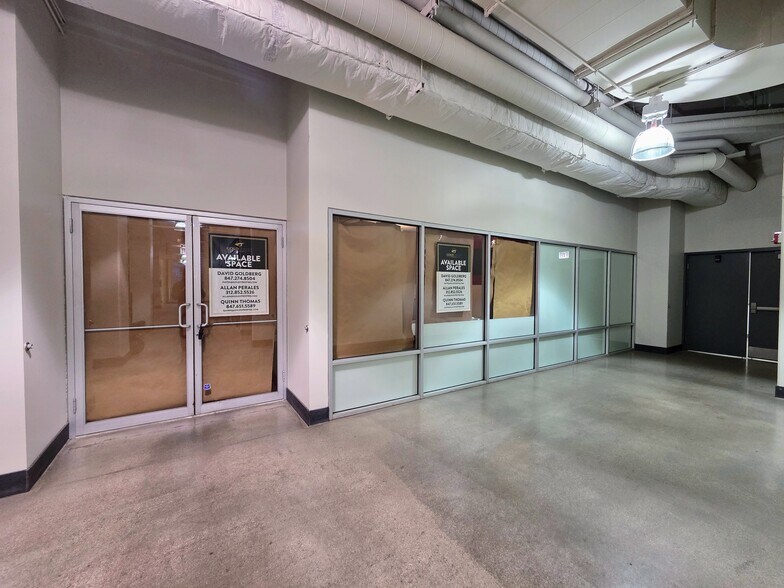 More Photos Of 333 E Benton Pl, Chicago Freestanding For Lease