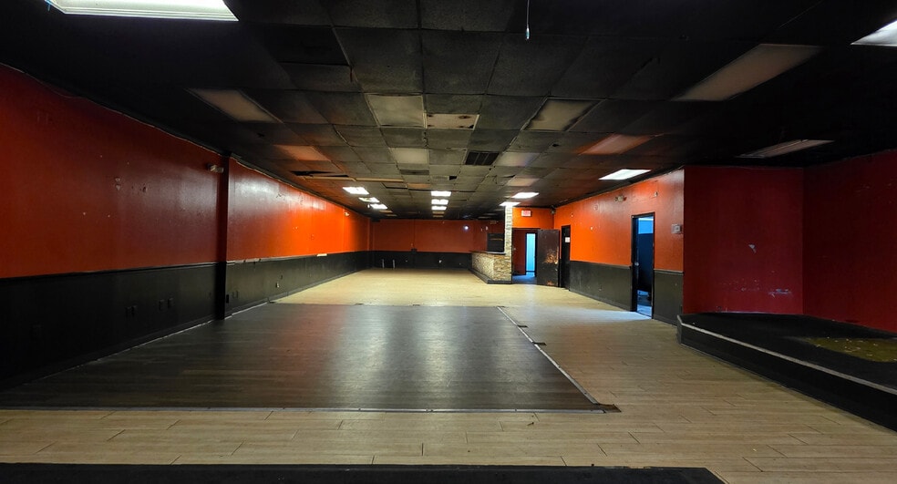 More Photos Of 10703-10765 Gulf Fwy, Houston Unknown For Lease