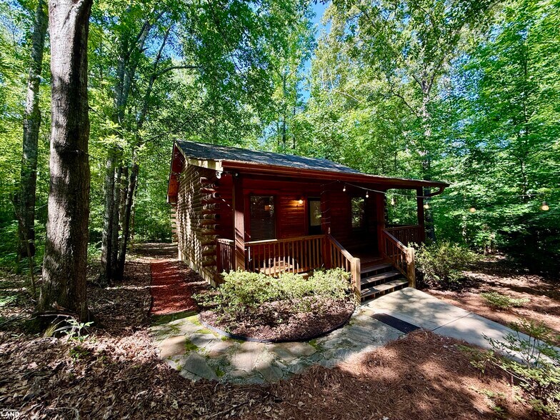 More Photos Of 701 Wingert Road rd, Greenwood Specialty For Sale