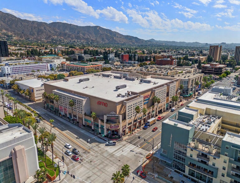 More Photos Of 130-140 N San Fernando Blvd, Burbank Storefront For Sale