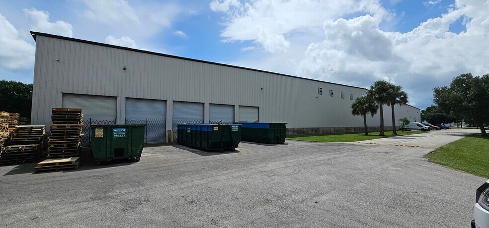 More Photos Of 3053 Industrial 31st St, Fort Pierce Warehouse For Sale
