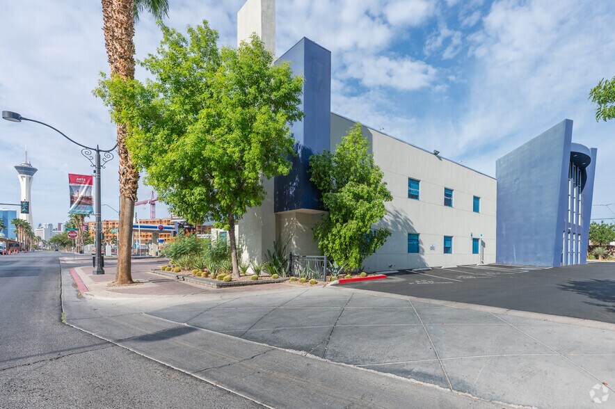 More Photos Of 930 S 4th St, Las Vegas Office For Lease