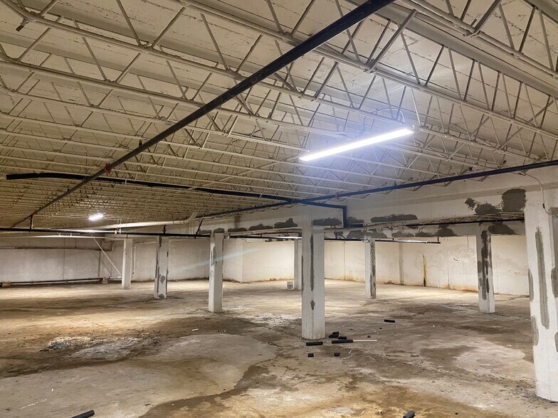 More Photos Of 2445 Highway 51, Hernando Restaurant For Lease