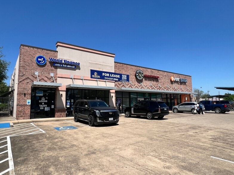 More Photos Of 7003 Harrisburg Blvd, Houston Storefront For Sale