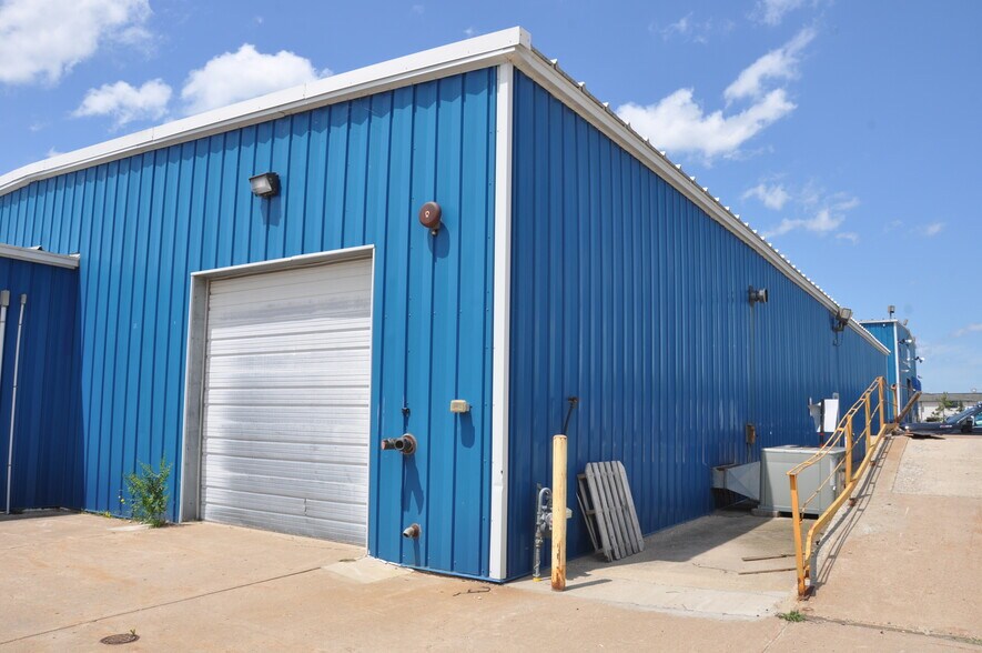 More Photos Of 1401 Fallon Ave NE, Monticello Warehouse For Lease