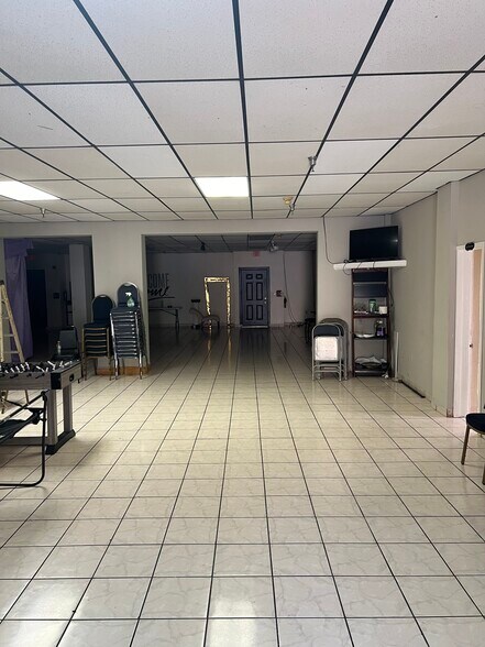 More Photos Of 627-637 W Flagler St, Miami Hotel For Sale