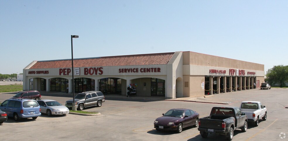 Primary Photo Of 8103 Marbach Rd, San Antonio Auto Repair For Lease