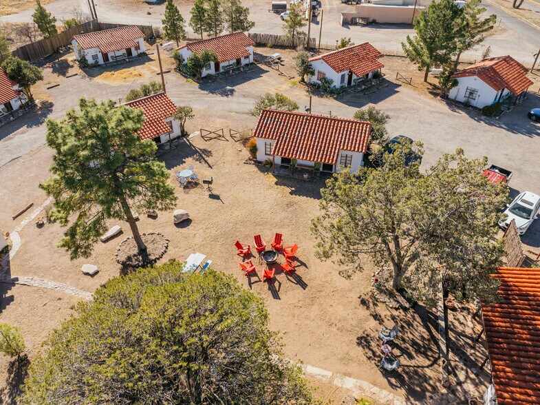 More Photos Of 2310 W Highway 90, Alpine Hotel For Sale
