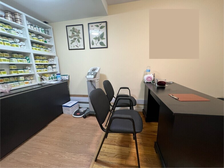 More Photos Of 8733 Justice Ave, Flushing Storefront Retail Residential For Lease