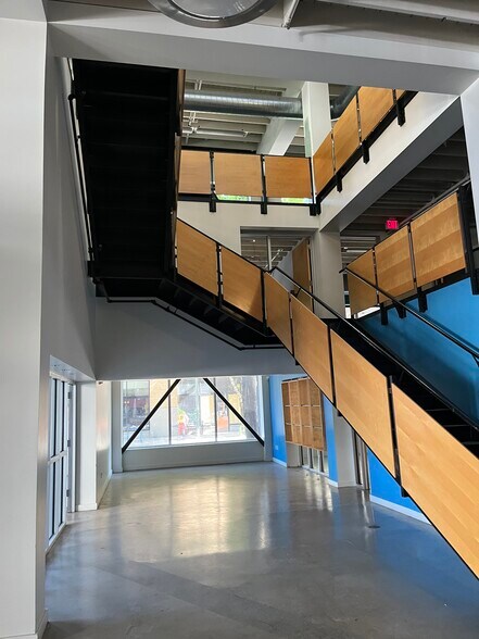 More Photos Of 334 NW 11th Ave, Portland Office For Lease
