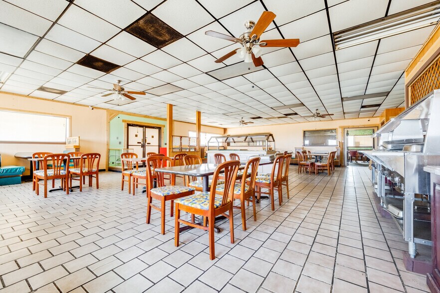 More Photos Of 103 Interstate 40, Shamrock Restaurant For Sale
