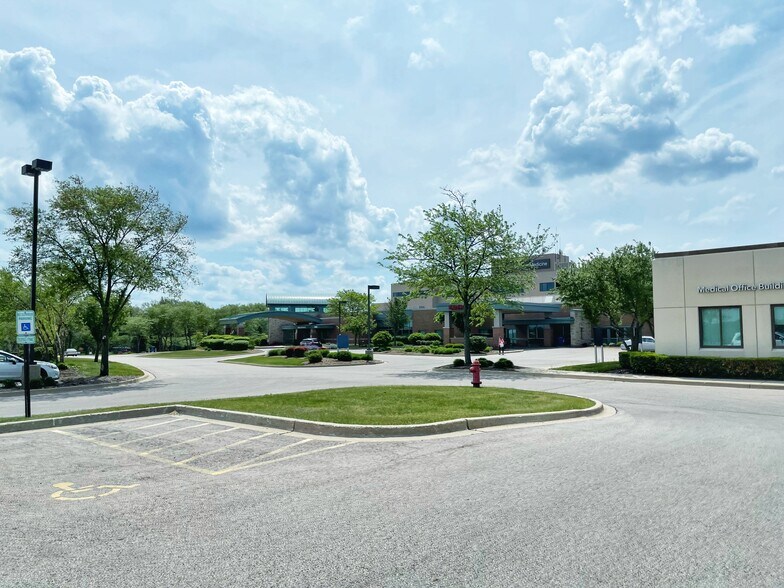 More Photos Of 3703 Doty Rd, Woodstock Medical For Lease