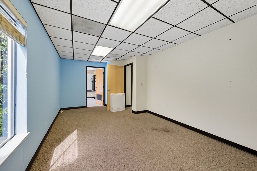 More Photos Of 1021 S El Camino Real, San Mateo Office For Sale