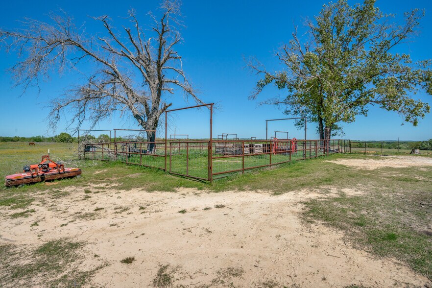 More Photos Of 300 VZ County Road 4718, Murchison Land For Sale