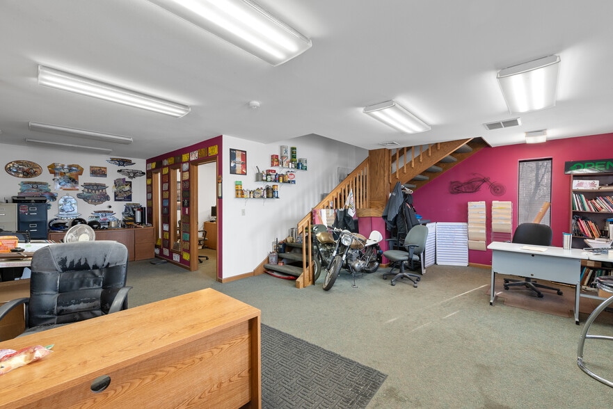 More Photos Of 105 Wilmont Dr, Waukesha Light Manufacturing For Sale