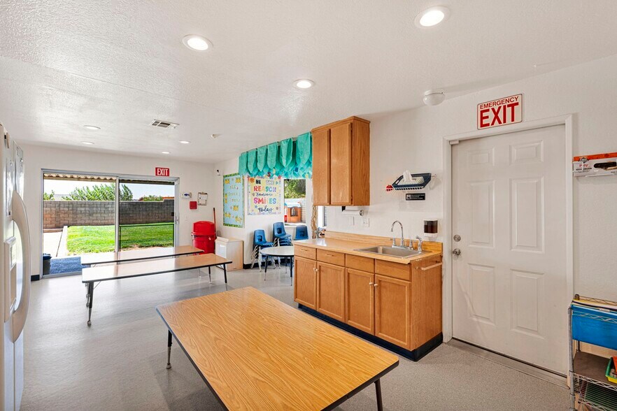 More Photos Of 12883 Amethyst Rd, Victorville Daycare Center For Sale