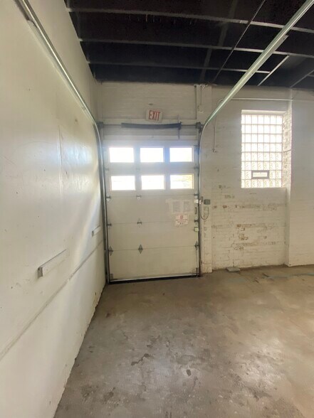 More Photos Of 1700 N Throop St, Chicago Office For Lease