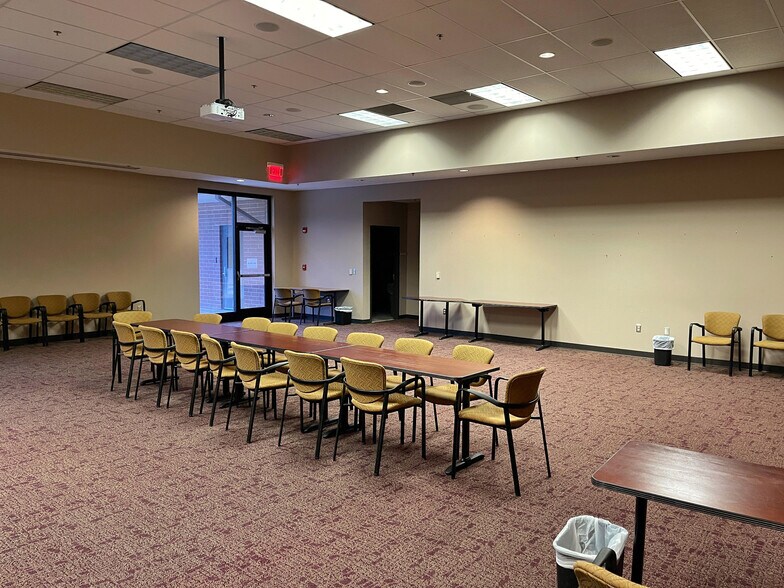 More Photos Of 425 Molton St, Montgomery Office For Lease