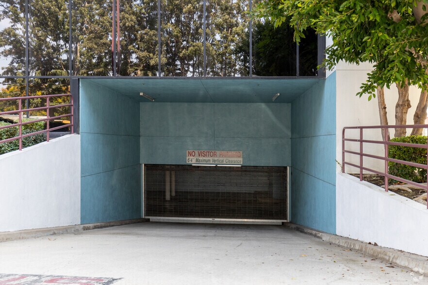 More Photos Of 17742 Beach Blvd, Huntington Beach Office For Sale
