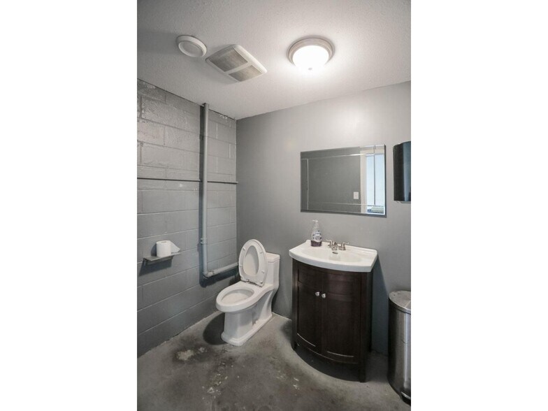 More Photos Of 33733 King Rd, Abbotsford Industrial For Sale