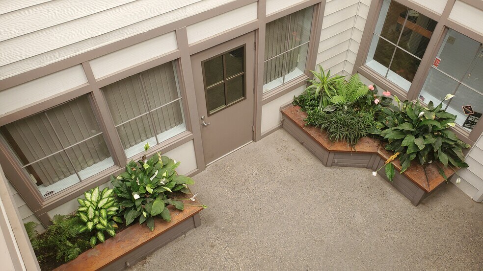 More Photos Of 101 N College Ave, Modesto Office For Sale