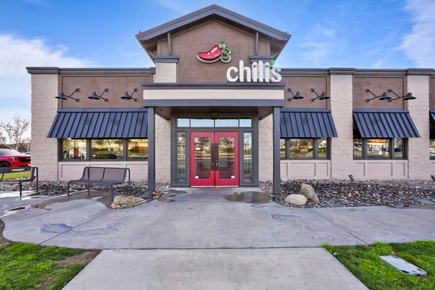 Primary Photo Of 2801 Countryside Dr, Turlock Restaurant For Sale