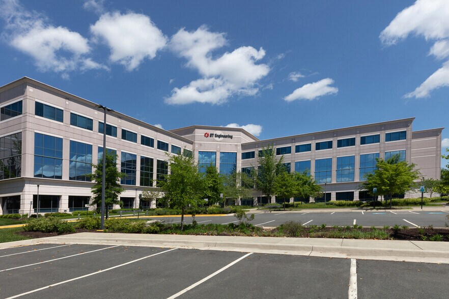 More Photos Of 13861 Sunrise Valley Dr, Herndon Office For Lease