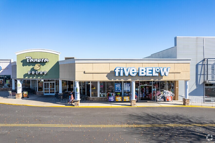 More Photos Of 2-34 Airport Sq, North Wales Unknown For Lease