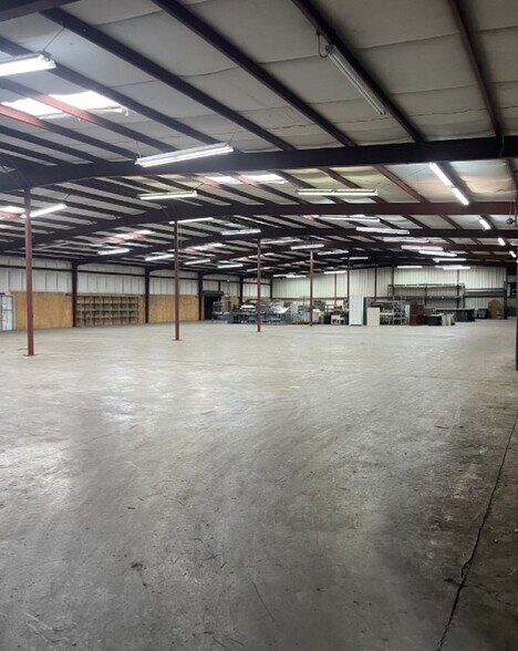 More Photos Of 1126 Harpeth Industrial Ct, Franklin Warehouse For Lease
