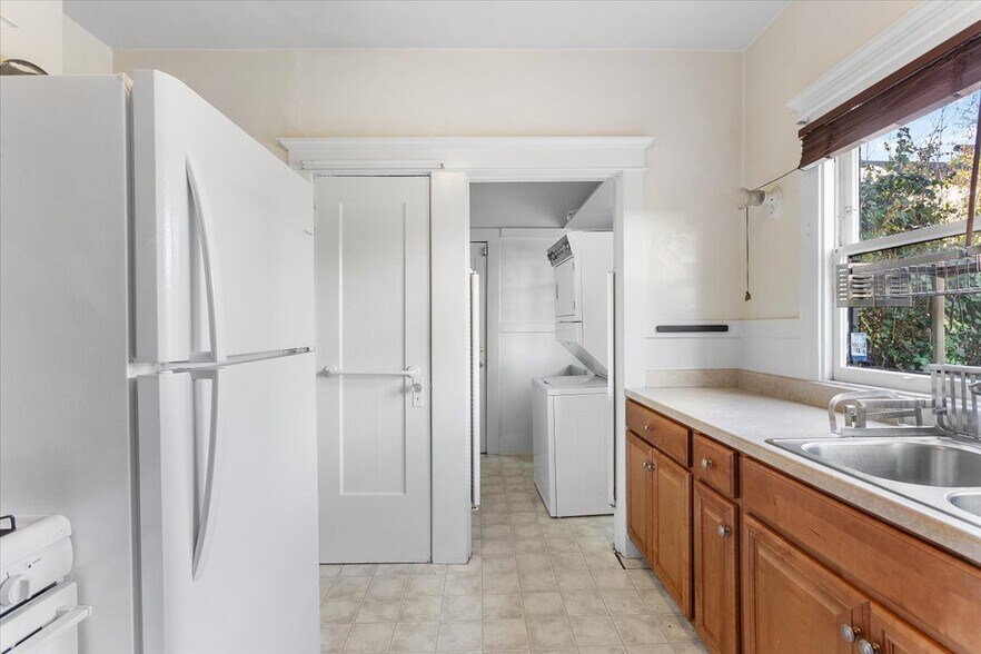 More Photos Of 2702 Dana St, Berkeley Medical For Sale