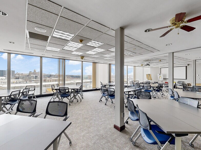 More Photos Of 777 3rd St, Des Moines Office For Sale