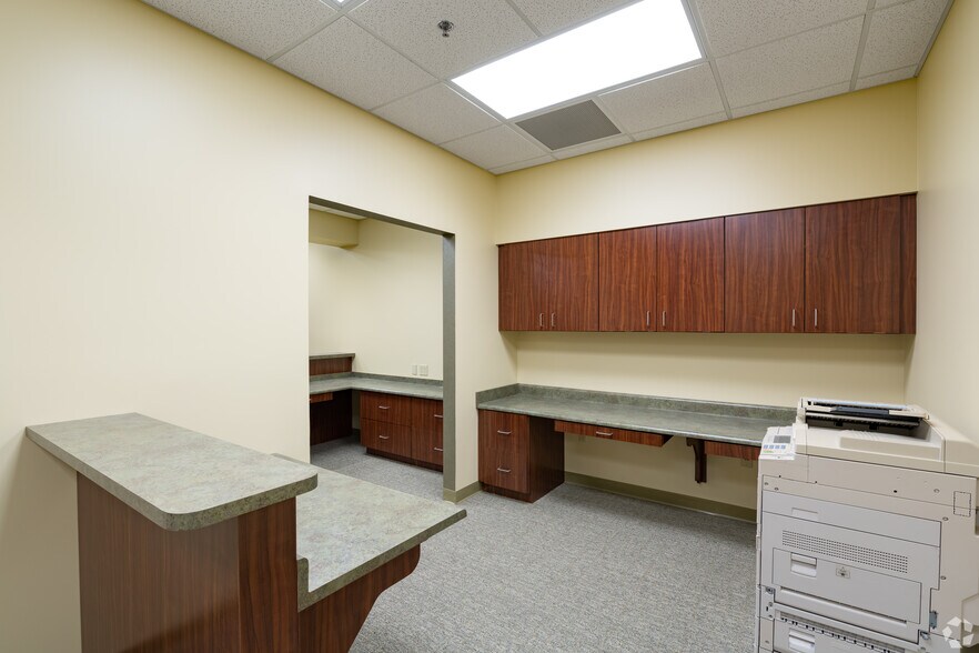 More Photos Of 60101 Bodnar Blvd, Mishawaka Medical For Lease